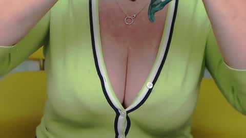 Snapshot of kamaliasim chatting on 01/25/25, 11:32 KamaliaSim online show from 01/25/25, 11:32