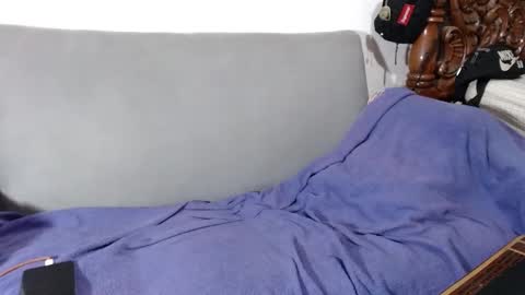 Snapshot of kamenov00 chatting on 02/09/25, 02:17 kamenov00 online show from 02/09/25, 02:17