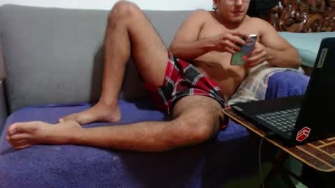 Snapshot of kamenov00 chatting on 10/21/25, 12:00 kamenov00 online show from 10/21/25, 12:00