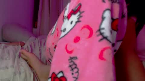 Snapshot of kamila_french chatting on 12/03/24, 01:52 Kamila online show from 12/03/24, 01:52