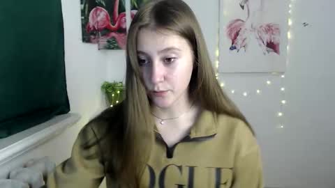 kamilla_love_ online show from 11/14/25, 12:04