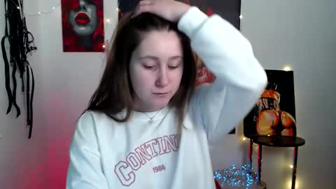 Snapshot of kamilla_love_ chatting on 03/23/26, 01:48 kamilla_love_ online show from 03/23/26, 01:48