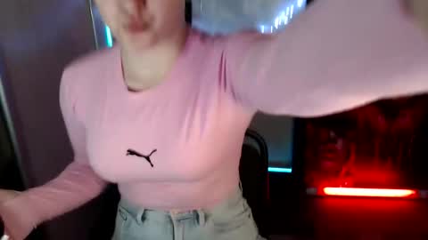Snapshot of kamilla_love_ chatting on 04/29/26, 12:09 kamilla_love_ online show from 04/29/26, 12:09