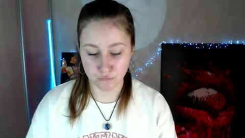 Snapshot of kamilla_love_ chatting on 05/01/26, 12:21 kamilla_love_ online show from 05/01/26, 12:21