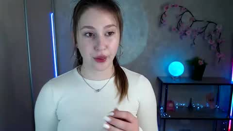Snapshot of kamilla_love_ chatting on 05/05/26, 12:13 kamilla_love_ online show from 05/05/26, 12:13