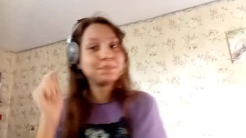 Snapshot of kamisalling chatting on 09/10/25, 08:14 Mari  Simmons online show from 09/10/25, 08:14