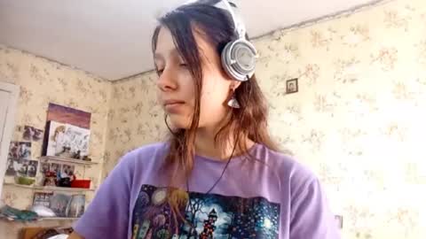 Snapshot of kamisalling chatting on 09/11/25, 07:19 Mari  Simmons online show from 09/11/25, 07:19