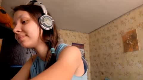 Snapshot of kamisalling chatting on 09/17/25, 08:05 Mari  Simmons online show from 09/17/25, 08:05