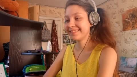 Snapshot of kamisalling chatting on 09/26/25, 07:12 Mari  Simmons online show from 09/26/25, 07:12