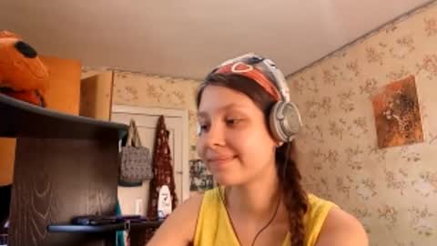 Snapshot of kamisalling chatting on 09/27/25, 07:13 Mari  Simmons online show from 09/27/25, 07:13