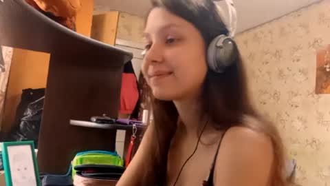 Snapshot of kamisalling chatting on 09/29/25, 05:23 Mari  Simmons online show from 09/29/25, 05:23