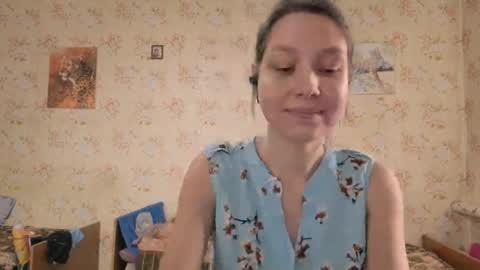 Snapshot of kamisalling chatting on 10/06/25, 06:11 Mari  Simmons online show from 10/06/25, 06:11