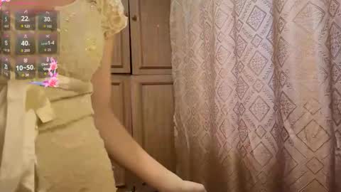 Mari  Simmons online show from 11/21/25, 08:24