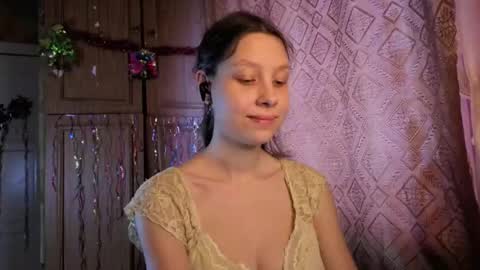 Mari  Simmons online show from 12/19/25, 09:05