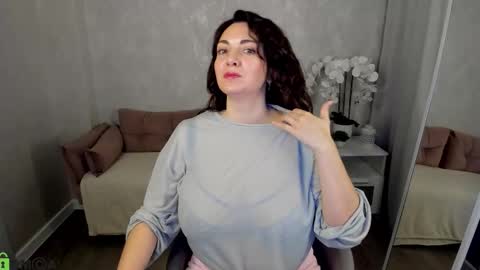 Snapshot of kandy_balls chatting on 12/17/25, 10:27 kandy_balls online show from 12/17/25, 10:27