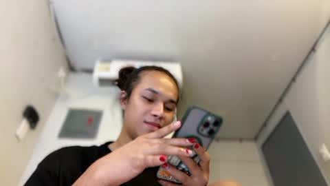 Snapshot of kandymuse_ chatting on 04/27/26, 05:55 my ig ts kandy69 online show from 04/27/26, 05:55