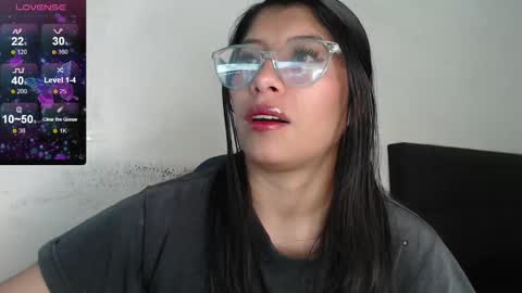 Snapshot of kanroji_mitsuri_11 chatting on 12/17/24, 08:54 Sanctuary online show from 12/17/24, 08:54