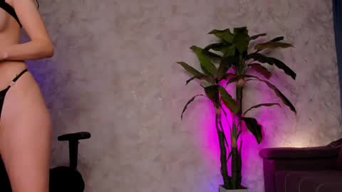 Emma online show from 02/08/25, 03:19