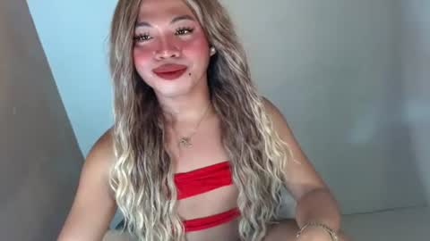 Snapshot of kapitanaxxx chatting on 06/19/26, 05:39 kapitanaxxx online show from 06/19/26, 05:39