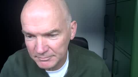 Snapshot of kapitein_rob chatting on 10/18/25, 09:10 Robbie online show from 10/18/25, 09:10