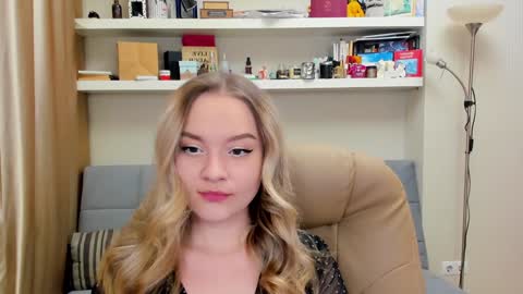 Snapshot of kara_smith_ chatting on 01/26/25, 12:26 Kara. Off from 15th till 24th of December online show from 01/26/25, 12:26