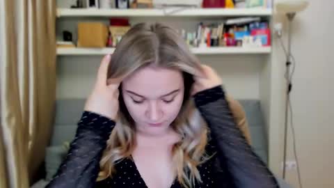 Kara. Off from 15th till 24th of December online show from 11/08/25, 11:14