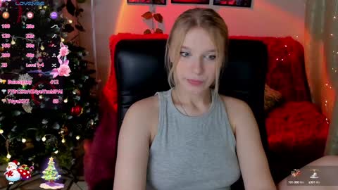 Snapshot of karambamoon chatting on 12/20/24, 08:34 Lera online show from 12/20/24, 08:34