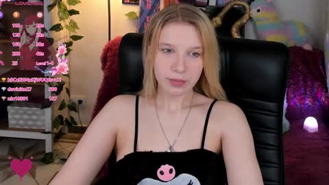 Snapshot of karambamoon chatting on 01/12/25, 08:36 Lera online show from 01/12/25, 08:36