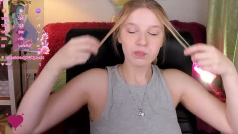 Snapshot of karambamoon chatting on 01/19/25, 12:17 Lera online show from 01/19/25, 12:17