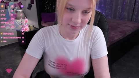 Snapshot of karambamoon chatting on 01/25/25, 09:14 Lera online show from 01/25/25, 09:14