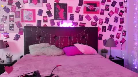 Snapshot of karambamoon chatting on 03/02/25, 01:04 Lera online show from 03/02/25, 01:04