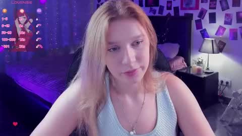 Snapshot of karambamoon chatting on 10/12/25, 09:03 Lera online show from 10/12/25, 09:03