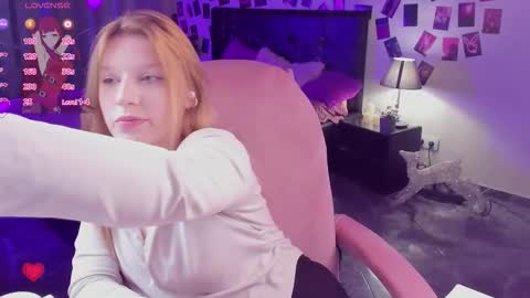 Snapshot of karambamoon chatting on 10/30/25, 08:53 Lera online show from 10/30/25, 08:53