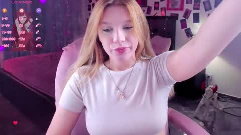 Snapshot of karambamoon chatting on 11/13/25, 09:03 Lera online show from 11/13/25, 09:03