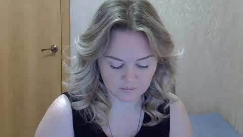 karennelsonx online show from 11/09/25, 10:24