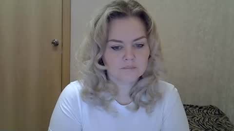 karennelsonx online show from 05/11/26, 09:15