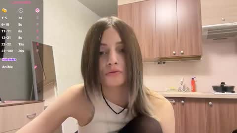 Snapshot of karensimilton chatting on 11/17/25, 03:07 May online show from 11/17/25, 03:07