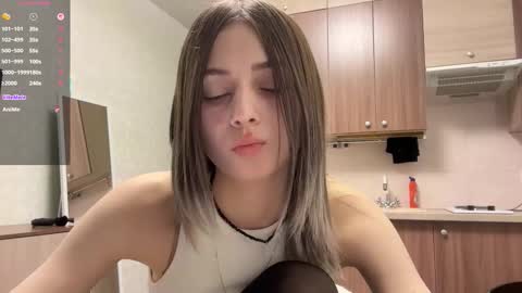 Snapshot of karensimilton chatting on 11/26/25, 05:25 May online show from 11/26/25, 05:25