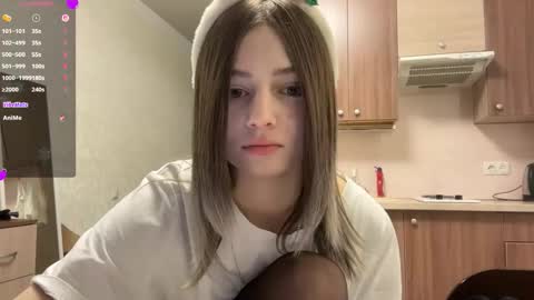 Snapshot of karensimilton chatting on 12/22/25, 04:37 May online show from 12/22/25, 04:37