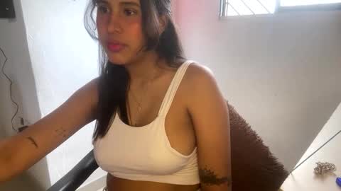 Snapshot of kariina_candy chatting on 06/05/26, 07:41 kariina candy and fox online show from 06/05/26, 07:41