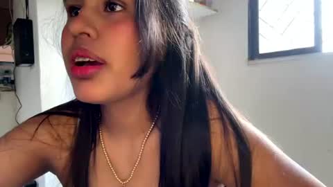 Snapshot of kariina_candy chatting on 06/17/26, 04:41 kariina candy and fox online show from 06/17/26, 04:41