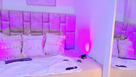 kariina_wong online show from 11/28/25, 07:49