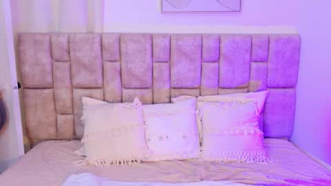 kariina_wong online show from 11/29/25, 07:50