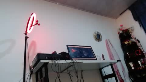 Snapshot of karima_sarabe chatting on 02/12/26, 11:11 karima_sarabe online show from 02/12/26, 11:11