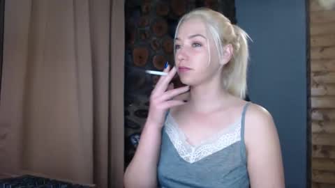 karina online show from 12/15/25, 03:11