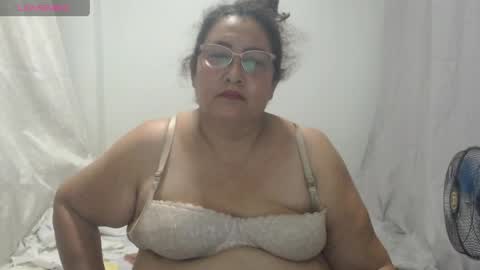 Snapshot of karina_turbay chatting on 04/14/26, 03:45 Karina online show from 04/14/26, 03:45