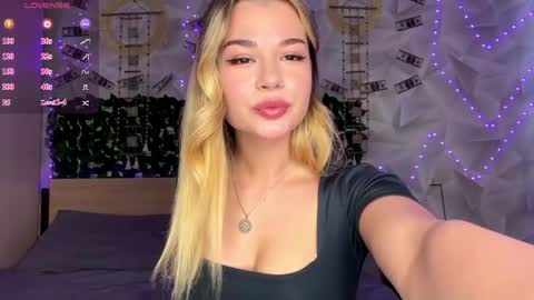 Snapshot of karina_vibe chatting on 05/07/26, 11:15 Karina online show from 05/07/26, 11:15