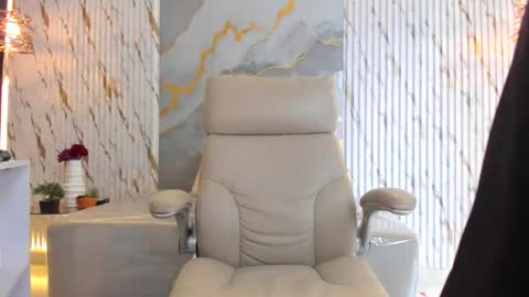 Karina online show from 11/17/25, 07:41