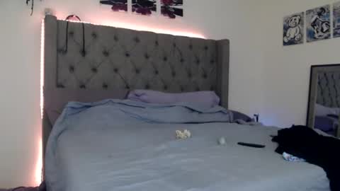 karinakummings online show from 12/21/25, 10:55