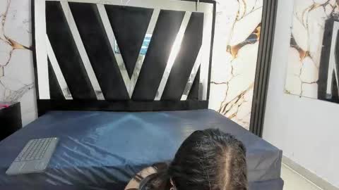 KarinaSimonz online show from 10/18/25, 06:52